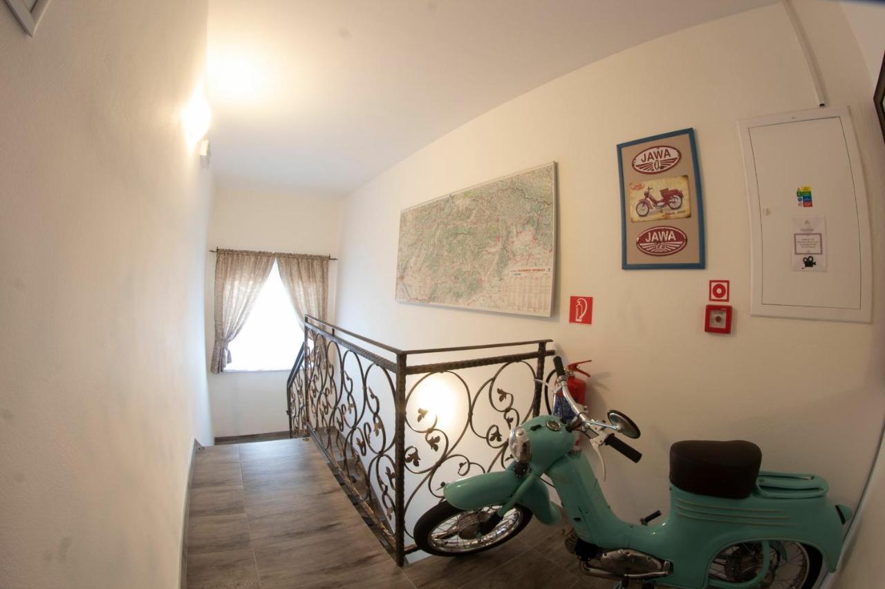 Valla Penzion & Restauracia Malacky Extérieur photo